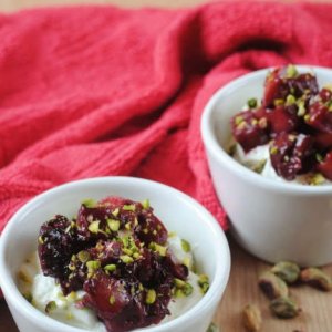 Berries with Pistachio Yoghurt Compote